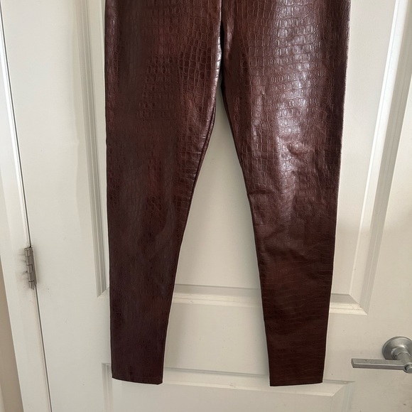 7 For All Mankind Crocodile Embossed Faux Leather Paneled Brown Leggings Size M - Picture 2 of 7